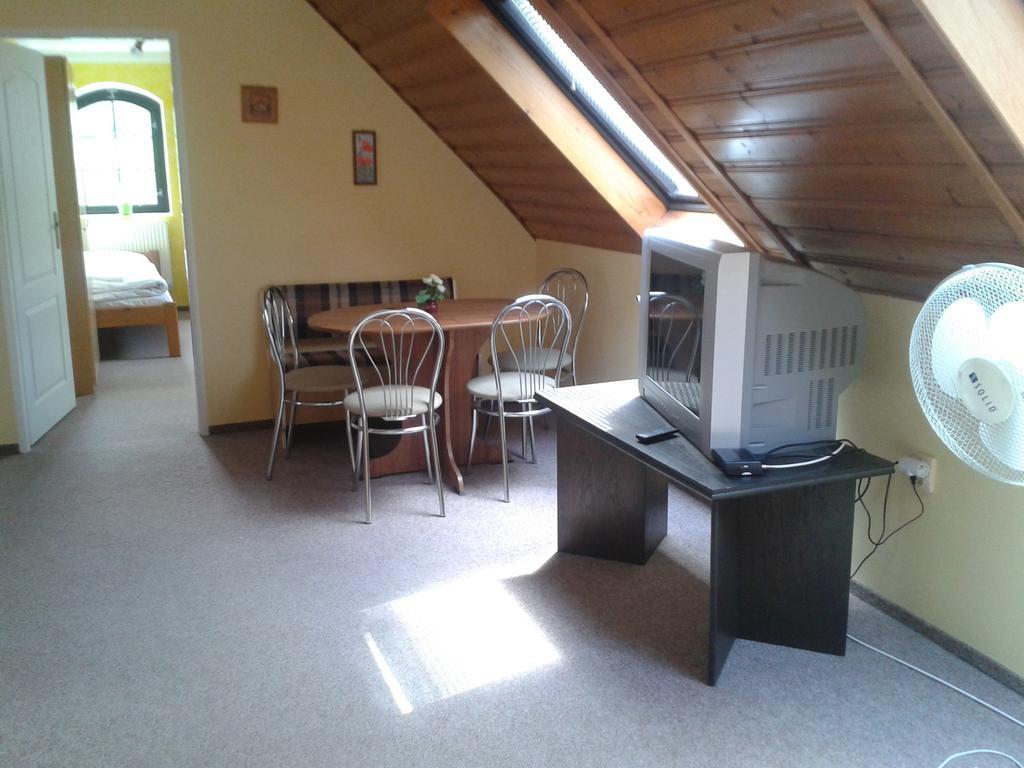 Pension.No30 Svijany Zimmer foto